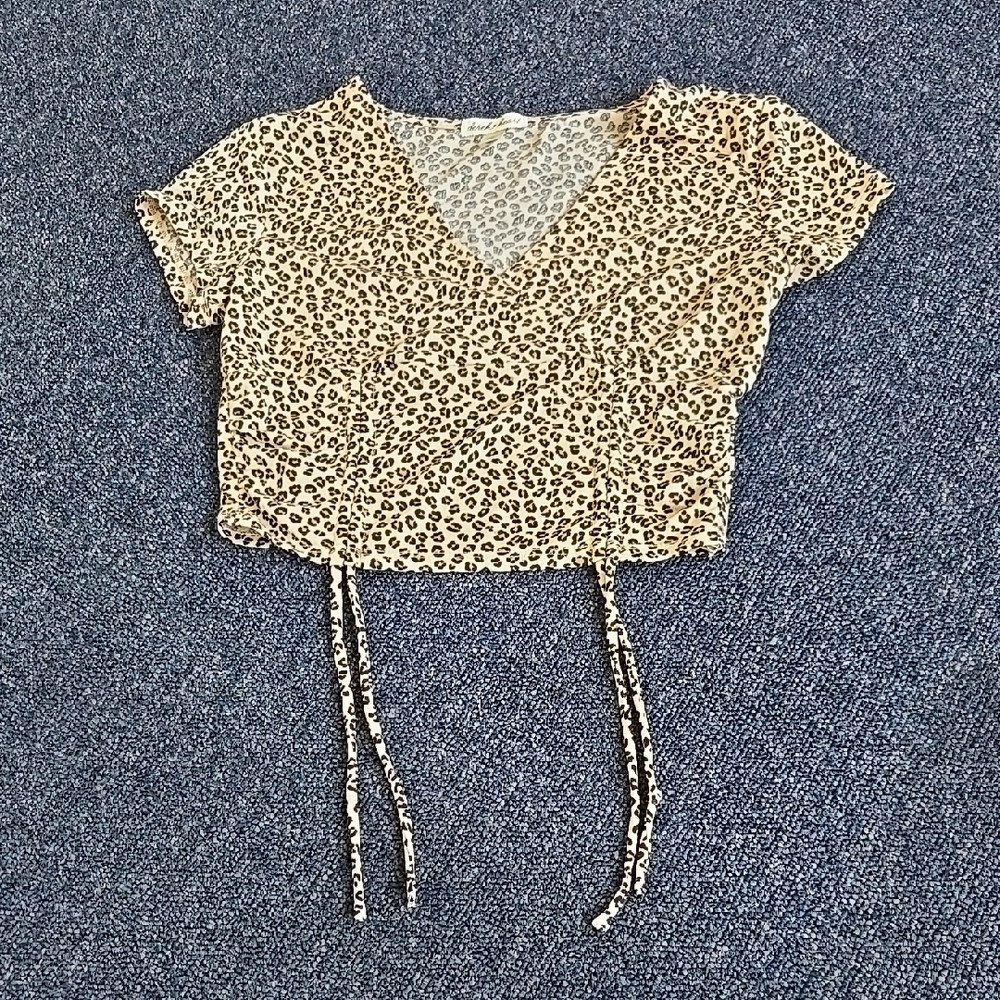 Cropped Leopard Print Women's Top